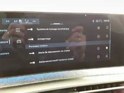 Photo 41 Peugeot 3008  Hybrid 136 e-DCS6