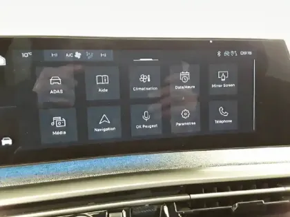 Photo 67 Peugeot 3008  Hybrid 136 e-DCS6