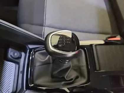 Photo 13 Citroën C4  PureTech 100 BVM6