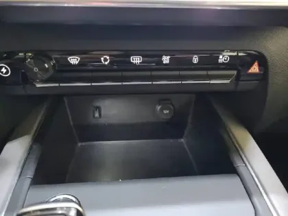 Photo 50 Citroën C5 aircross  Hybride Rechargeable 225 S&S e-EAT8