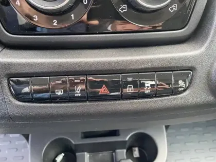 Photo 18 Citroën Jumper  FOURGON TOLE 33 L2H2 140 S&S BVM6