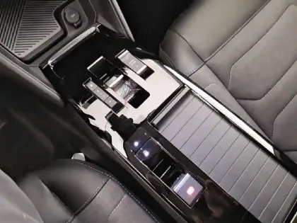 Photo 13 Citroën C4  PureTech 130 S&S EAT8