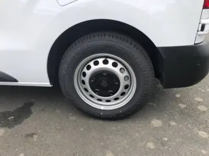 Photo 12 Peugeot Expert  FGN M BLUEHDI 145 S&S EAT8