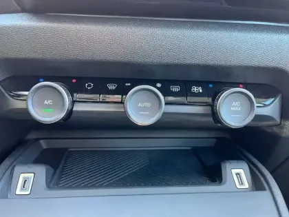 Photo 41 Citroën C4 e- 136 ch autonomie standard  Automatique