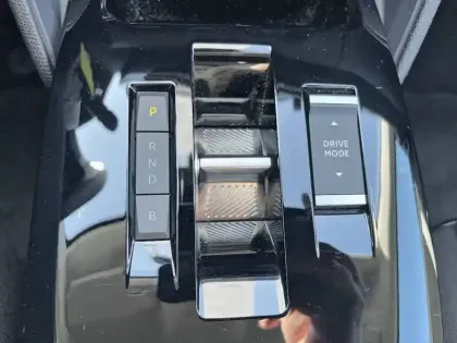 Photo 13 Citroën C4 e- 136 ch autonomie standard  Automatique