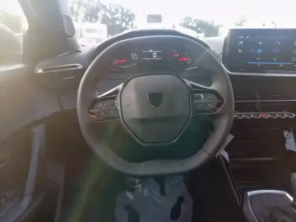 Photo 28 Peugeot 2008  100 S&S BVM6