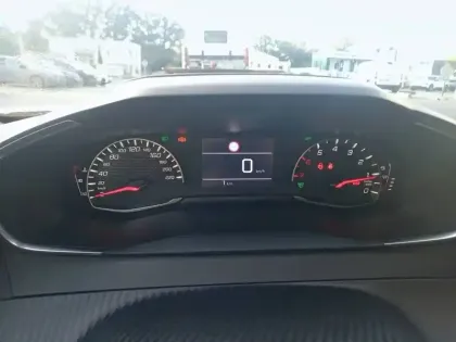 Photo 29 Peugeot 2008  100 S&S BVM6