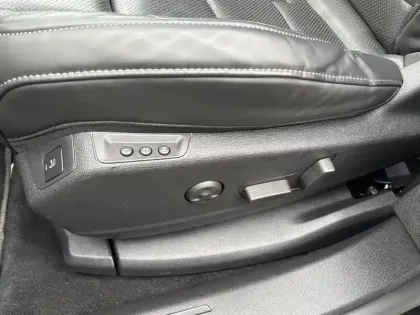 Photo 76 DS DS 7 Gén. I Ph1 NG Louvre 5