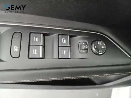 Photo 11 Peugeot 3008  Hybrid 225 e-EAT8