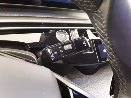 Photo 23 Peugeot 3008  Hybrid 136 e-DCS6