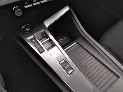 Photo 13 Peugeot 308  PHEV 180 e-EAT8