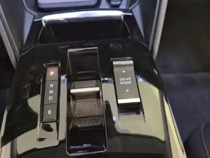 Photo 13 Citroën C4 e- 136 ch Automatique