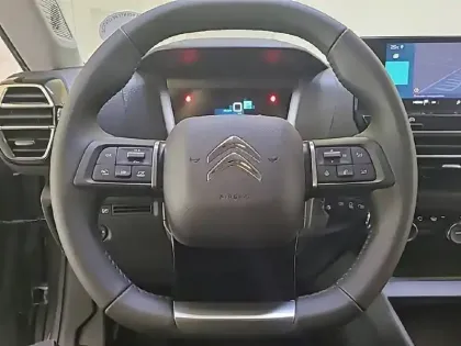 Photo 8 Citroën C4 e- 136 ch Automatique