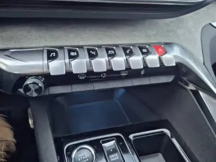 Photo 18 Peugeot 3008  BlueHDi 130ch S&S EAT8