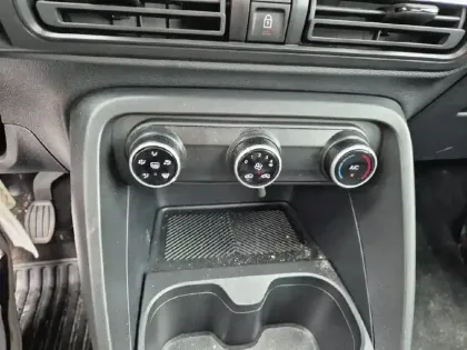 Photo 18 Citroën C3  Turbo 100 ch BVM6