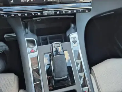 Photo 13 DS Ds 7 DS7 Crossback Hybride E-Tense 225 EAT8