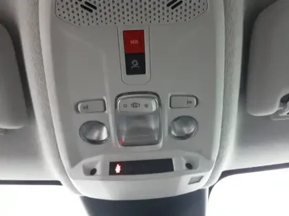 Photo 17 Citroën C4 e- 136 ch Automatique