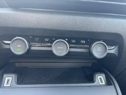 Photo 19 Citroën C4 e- 136 ch autonomie standard  Automatique