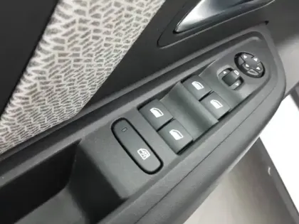 Photo 12 Citroën C4  PureTech 100 BVM6