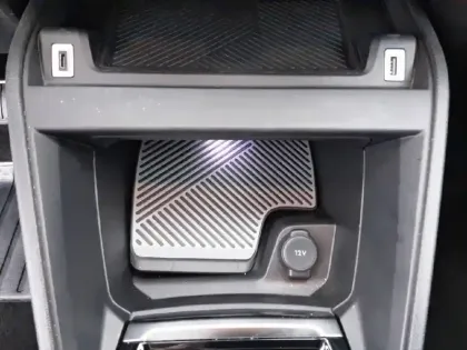 Photo 24 Citroën C4  Hybride 136 e-DCS6