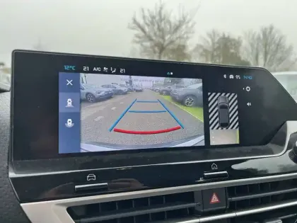 Photo 14 Citroën C4  Hybride 136 e-DCS6