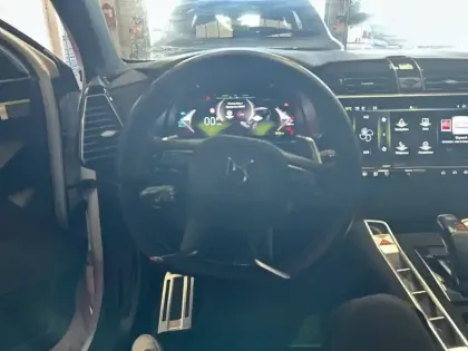 Photo 8 DS Ds 7  Hybride Rechargeable E-Tense 225 EAT8