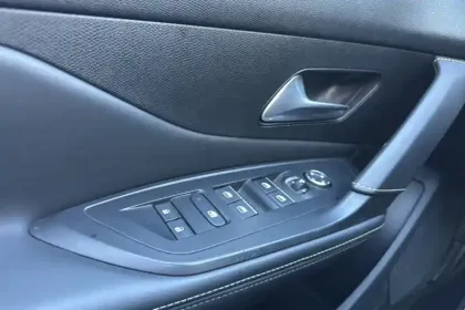 Photo 17 Peugeot 308  PHEV 225 e-EAT8