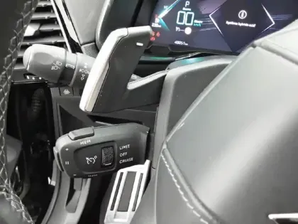 Photo 14 DS DS 7 DS7 Crossback Hybride E-Tense 225 EAT8