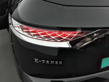 Photo 16 DS DS 7 DS7 Crossback Hybride E-Tense 225 EAT8