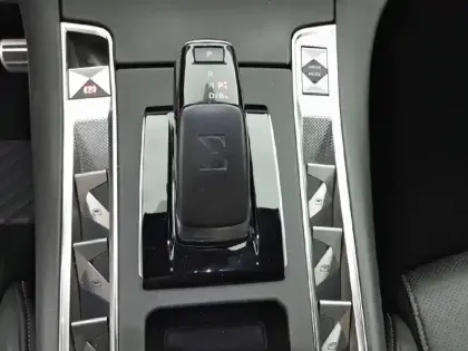 Photo 13 DS DS 7 DS7 Crossback Hybride E-Tense 225 EAT8