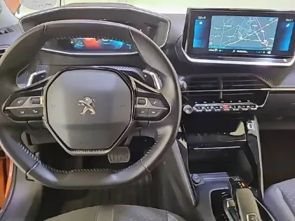 Photo 7 Peugeot 2008  PureTech 130 S&S EAT8