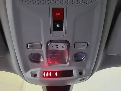 Photo 25 Peugeot 2008  PureTech 130 S&S EAT8