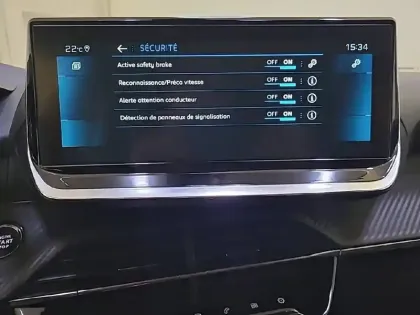 Photo 21 Peugeot 2008  PureTech 130 S&S EAT8