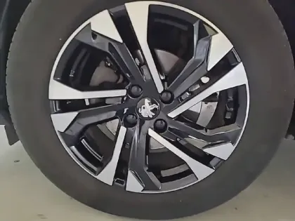 Photo 12 Peugeot 2008  PureTech 130 S&S EAT8