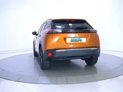 Photo 70 Peugeot 2008  PureTech 100 S&S BVM6