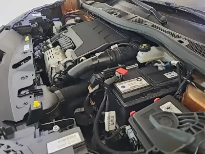 Photo 14 Peugeot 2008  PureTech 100 S&S BVM6