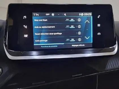 Photo 20 Peugeot 2008  PureTech 100 S&S BVM6