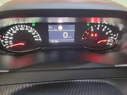 Photo 73 Peugeot 2008  PureTech 100 S&S BVM6