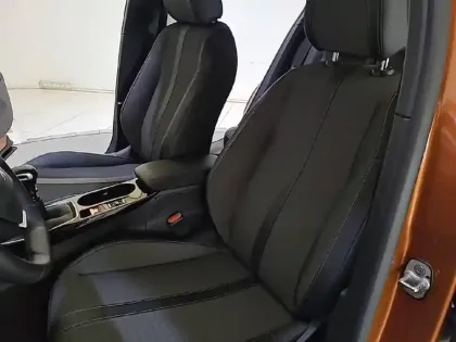 Photo 10 Peugeot 2008  PureTech 100 S&S BVM6