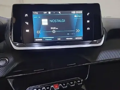 Photo 82 Peugeot 2008  PureTech 100 S&S BVM6