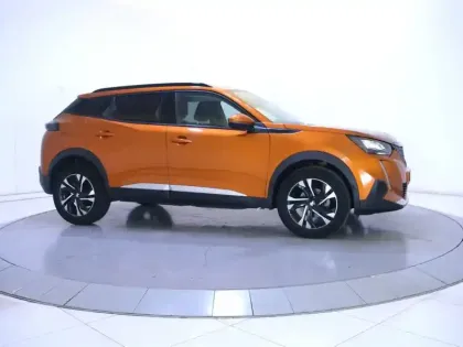 Photo 35 Peugeot 2008  PureTech 100 S&S BVM6