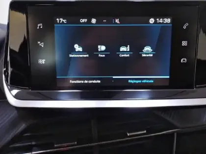 Photo 74 Peugeot 2008  PureTech 100 S&S BVM6