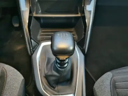 Photo 12 Peugeot 2008  PureTech 100 S&S BVM6