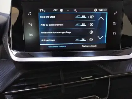 Photo 73 Peugeot 2008  PureTech 100 S&S BVM6