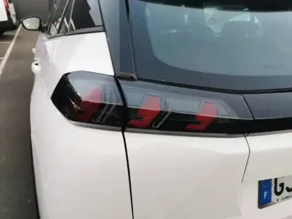 Photo 15 Peugeot 2008  PureTech 100 S&S BVM6