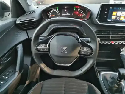 Photo 8 Peugeot 2008  PureTech 100 S&S BVM6