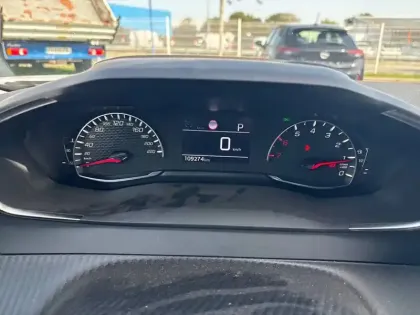 Photo 9 Peugeot 2008  BlueHDi 130 S&S EAT8