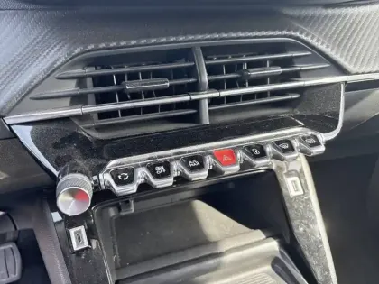 Photo 18 Peugeot 2008  BlueHDi 130 S&S EAT8