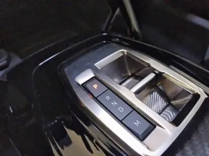 Photo 38 Peugeot 2008  BlueHDi 130 S&S EAT8