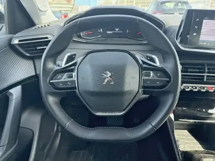 Photo 8 Peugeot 2008  BlueHDi 130 S&S EAT8